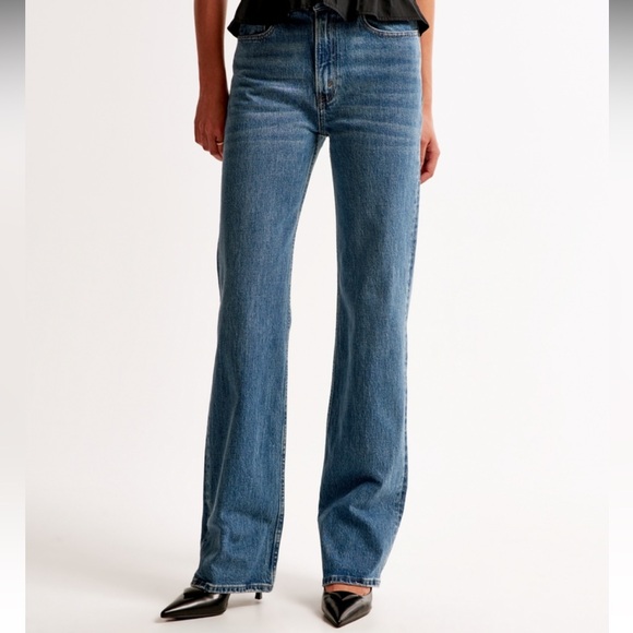 Abercrombie & Fitch Denim - Abercrombie The 90s Relaxed High Rise Jean
